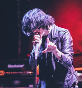 求购最新资源的在线轰炸网页版